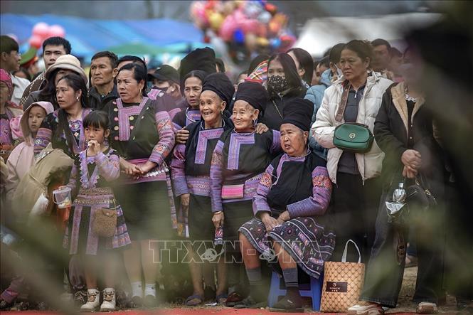 Phú Thọ: Đa dạng sắc màu lễ hội Xuân thu hút khách đến Đất Tổ - Ảnh 3.