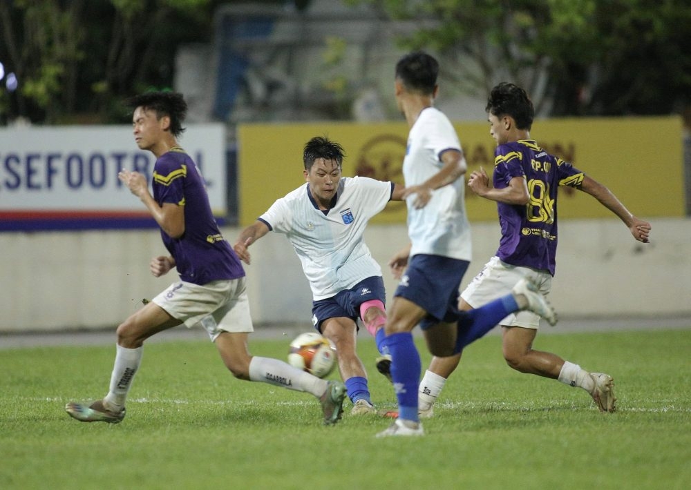 Cầu thủ Việt kiều và nhập tịch có thêm cơ hội tranh tài ở bóng đá Việt Nam - Ảnh 1.