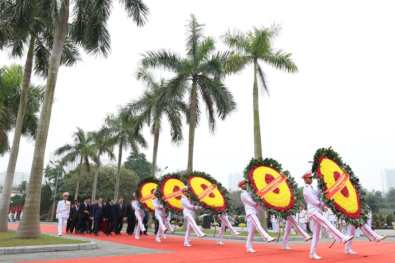 Lãnh đạo Đảng, Nhà nước vào Lăng viếng Chủ tịch Hồ Chí Minh nhân dịp Tết Nguyên đán Bính Ngọ - Ảnh 5.