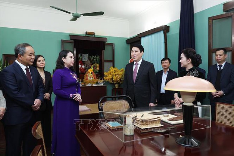 Chủ tịch nước Lương Cường dâng hương tưởng niệm Chủ tịch Hồ Chí Minh tại Nhà 67 - Ảnh 3.