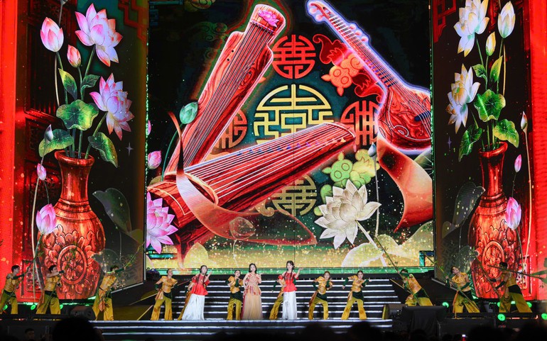 Tổ chức các Chương trình nghệ thuật phong phú, đặc sắc phục vụ Nhân dân đón Tết