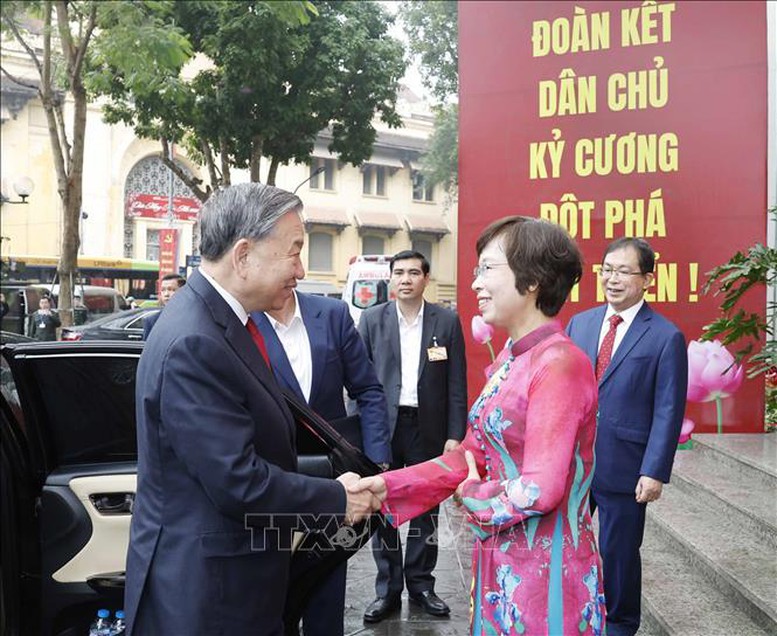 Tổng Bí thư Tô Lâm: TTXVN vươn lên ở tầm cao mới, xứng đáng là mạch máu thông tin tin cậy của đất nước - Ảnh 1.