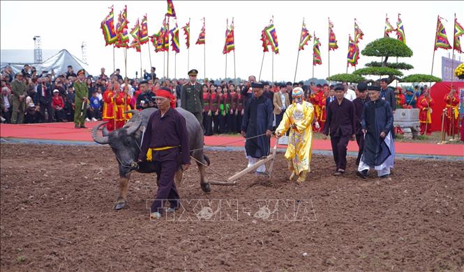 Giữ gìn nét đẹp lễ hội đầu Xuân - Ảnh 2. Giữ gìn nét đẹp lễ hội đầu Xuân - Ảnh 2.