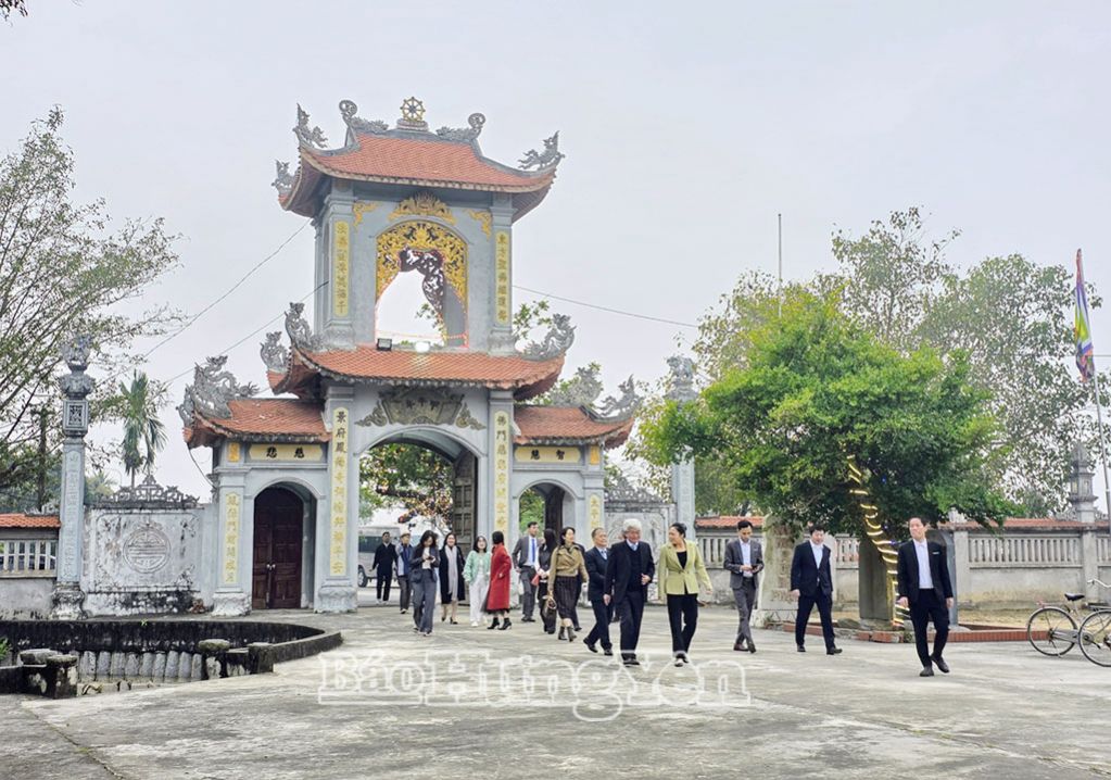 Hưng Yên phát huy bản sắc văn hóa góp phần phát triển du lịch - Ảnh 1. Hưng Yên phát huy bản sắc văn hóa góp phần phát triển du lịch - Ảnh 1.