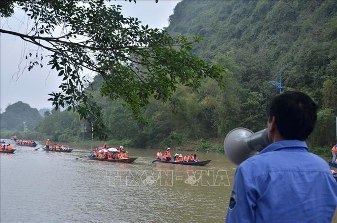 Hà Nội: Kiên quyết xử lý đò chùa Hương chở khách không mặc áo phao - Ảnh 1.