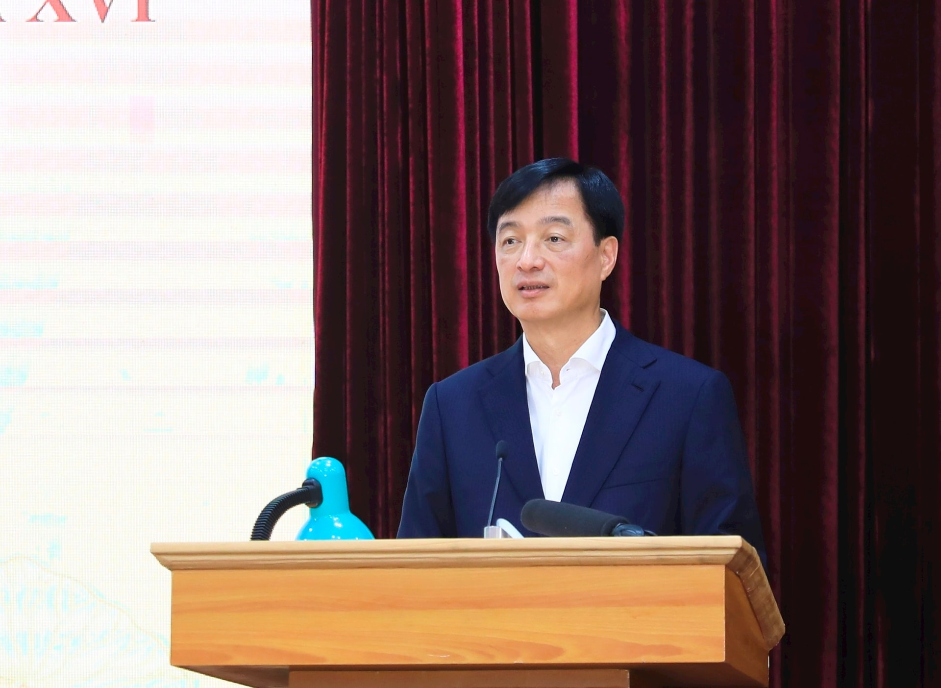 Hội nghị tiếp xúc giữa cử tri với người ứng cử đại biểu Quốc hội Khóa XVI, đơn vị bầu cử số 10 thành phố Hà Nội - Ảnh 2. Hội nghị tiếp xúc giữa cử tri với người ứng cử đại biểu Quốc hội Khóa XVI, đơn vị bầu cử số 10 thành phố Hà Nội - Ảnh 2.