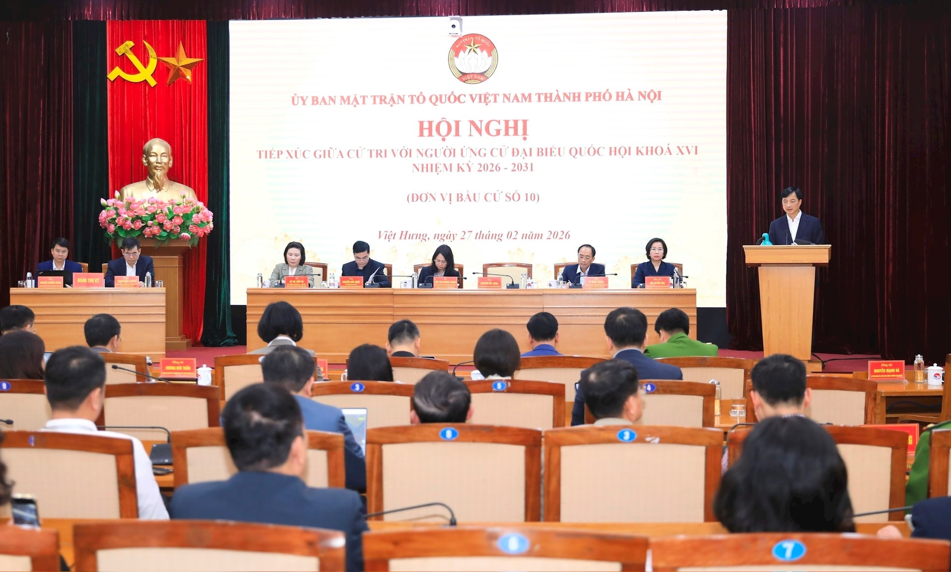 Hội nghị tiếp xúc giữa cử tri với người ứng cử đại biểu Quốc hội Khóa XVI, đơn vị bầu cử số 10 thành phố Hà Nội - Ảnh 11. Hội nghị tiếp xúc giữa cử tri với người ứng cử đại biểu Quốc hội Khóa XVI, đơn vị bầu cử số 10 thành phố Hà Nội - Ảnh 11.