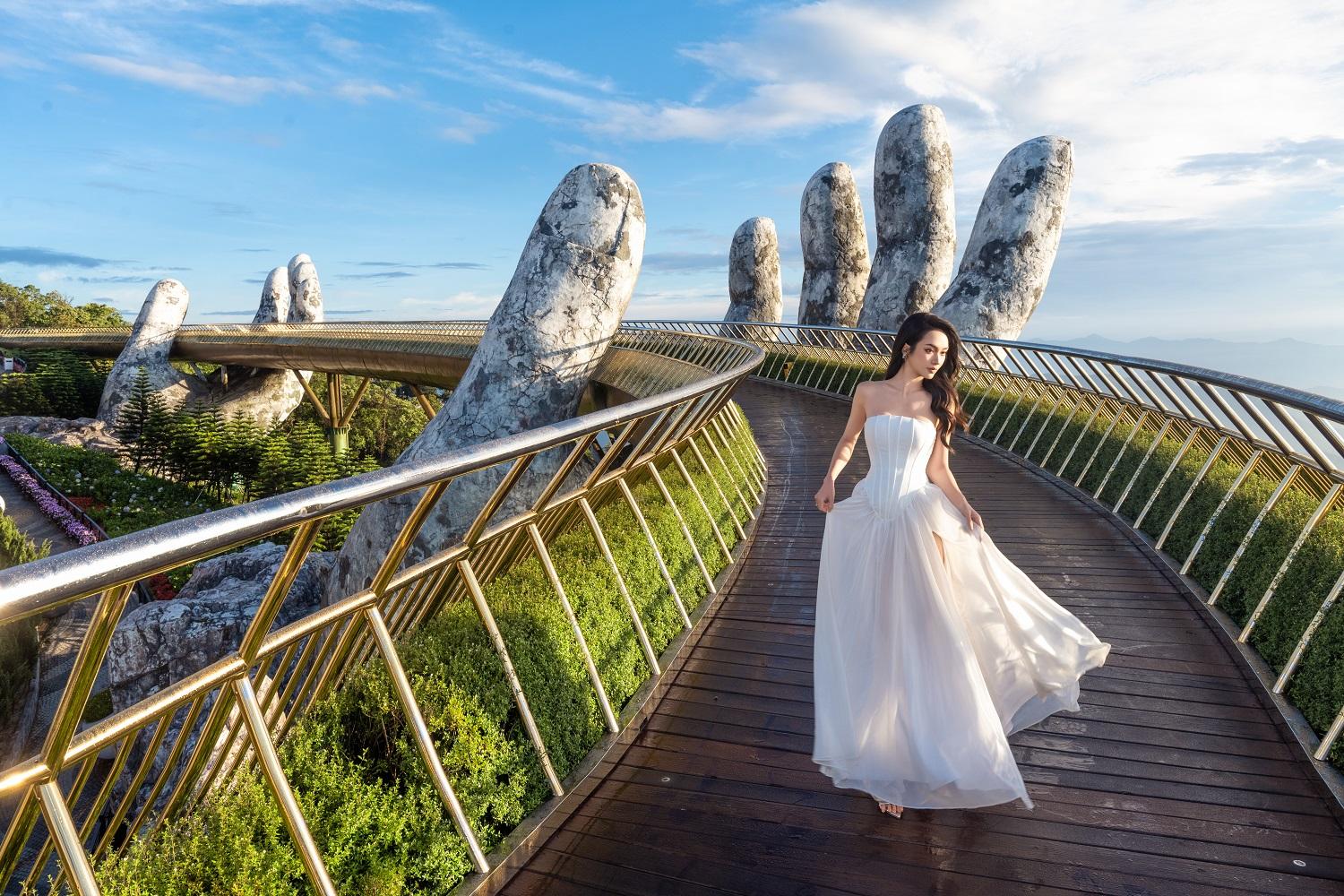 Bà Nà “chiêu đãi” miền Trung - Tây Nguyên “đại tiệc hoa tulip” với giá chỉ 400 ngàn đồng - Ảnh 1.