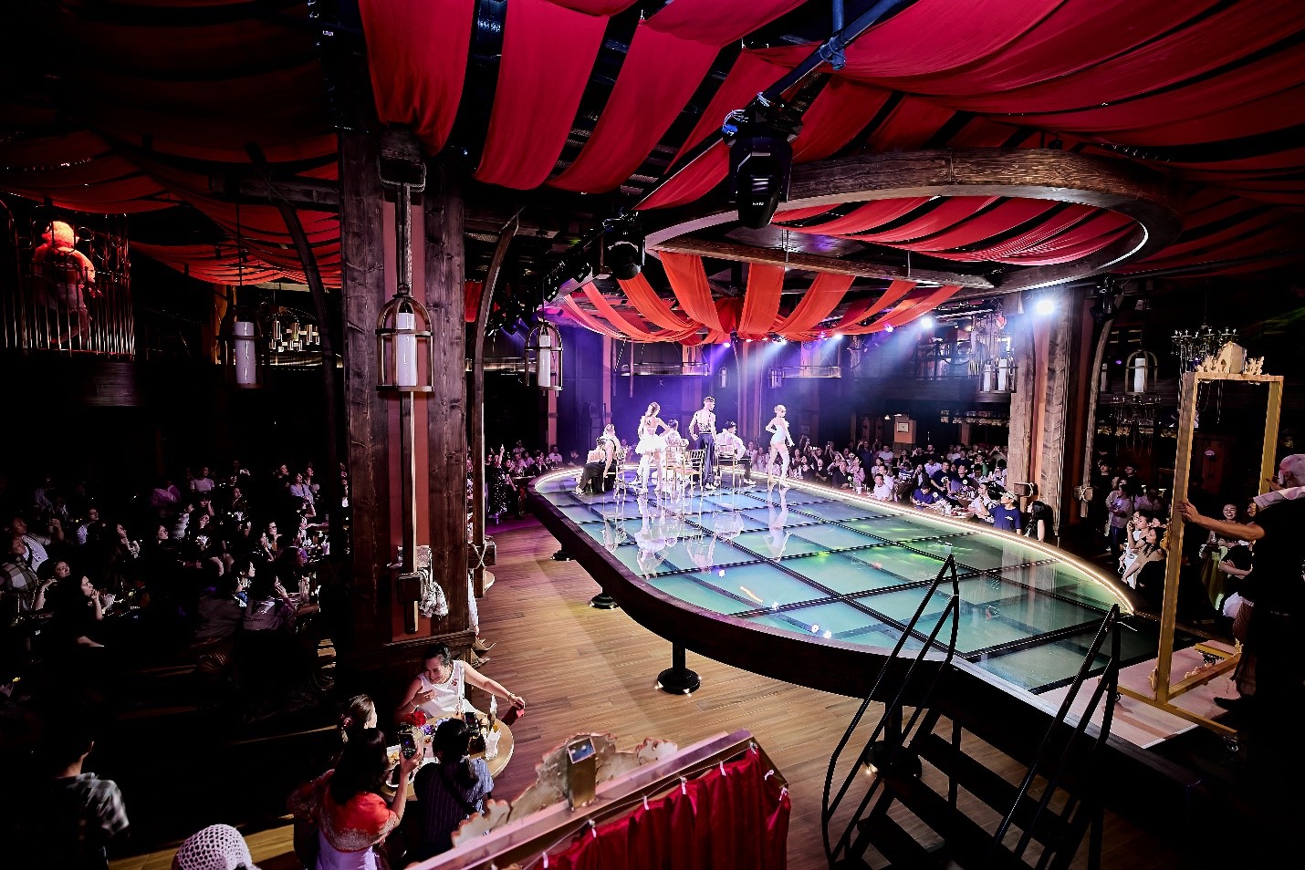 Bà Nà “chiêu đãi” miền Trung - Tây Nguyên “đại tiệc hoa tulip” với giá chỉ 400 ngàn đồng - Ảnh 3.