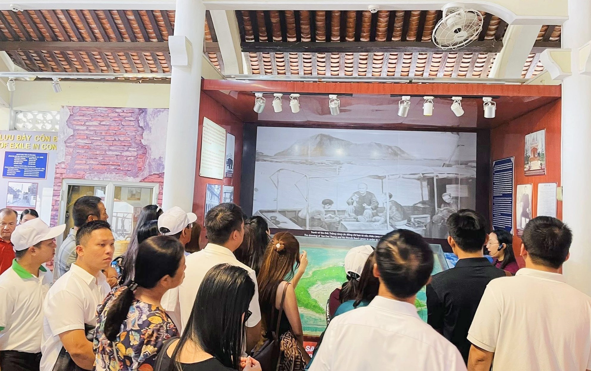 Số hóa di tích, khơi dòng bản sắc văn hoá - Ảnh 1. Số hóa di tích, khơi dòng bản sắc văn hoá - Ảnh 1.