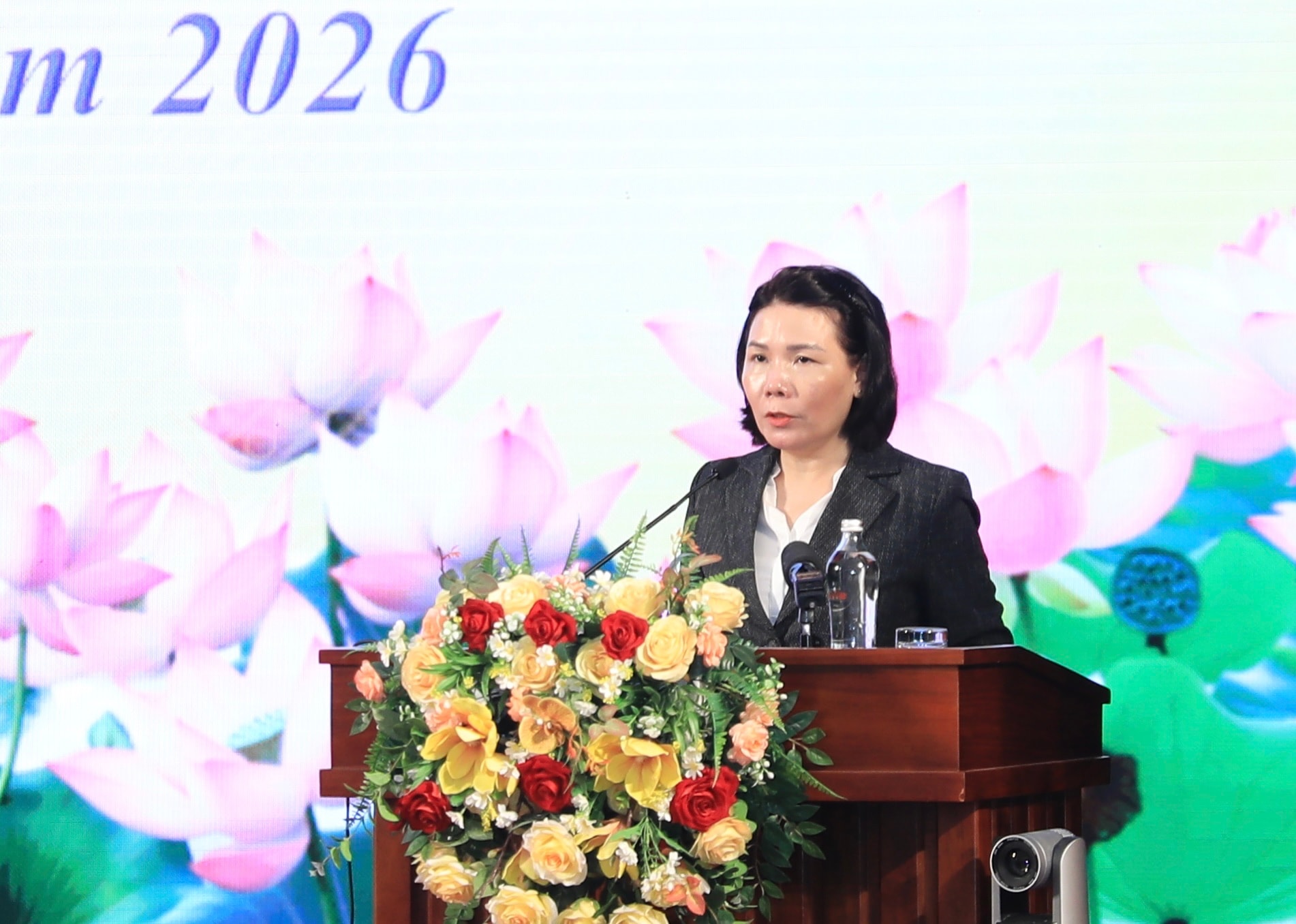 Bí thư Thành ủy Hà Nội Nguyễn Duy Ngọc, Thứ trưởng Thường trực Bộ VHTTDL Lâm Thị Phương Thanh và các ứng cử viên đại biểu Quốc hội tiếp xúc cử tri, vận động bầu cử - Ảnh 5.