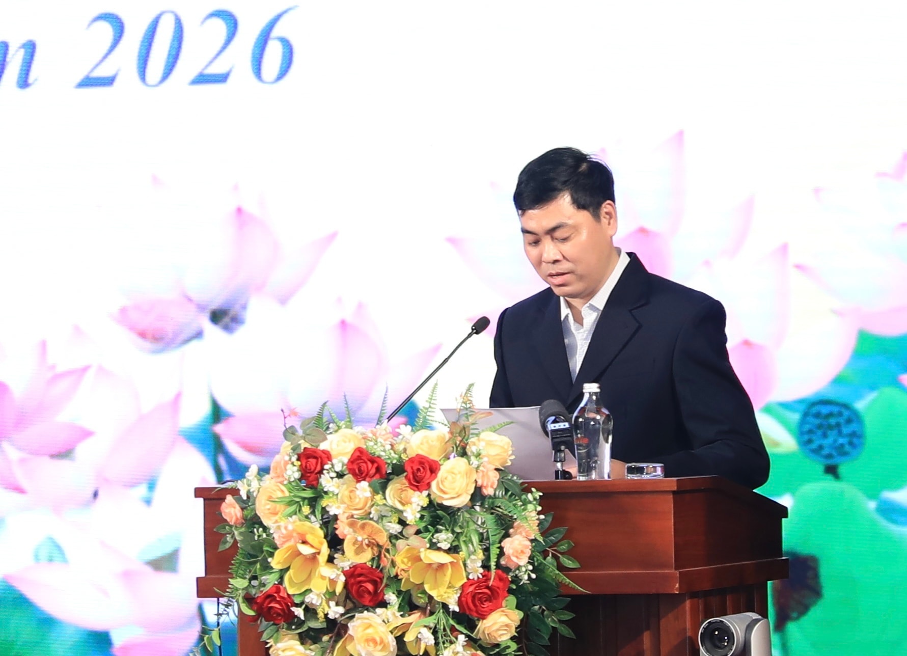 Bí thư Thành ủy Hà Nội Nguyễn Duy Ngọc, Thứ trưởng Thường trực Bộ VHTTDL Lâm Thị Phương Thanh và các ứng cử viên đại biểu Quốc hội tiếp xúc cử tri, vận động bầu cử - Ảnh 6.