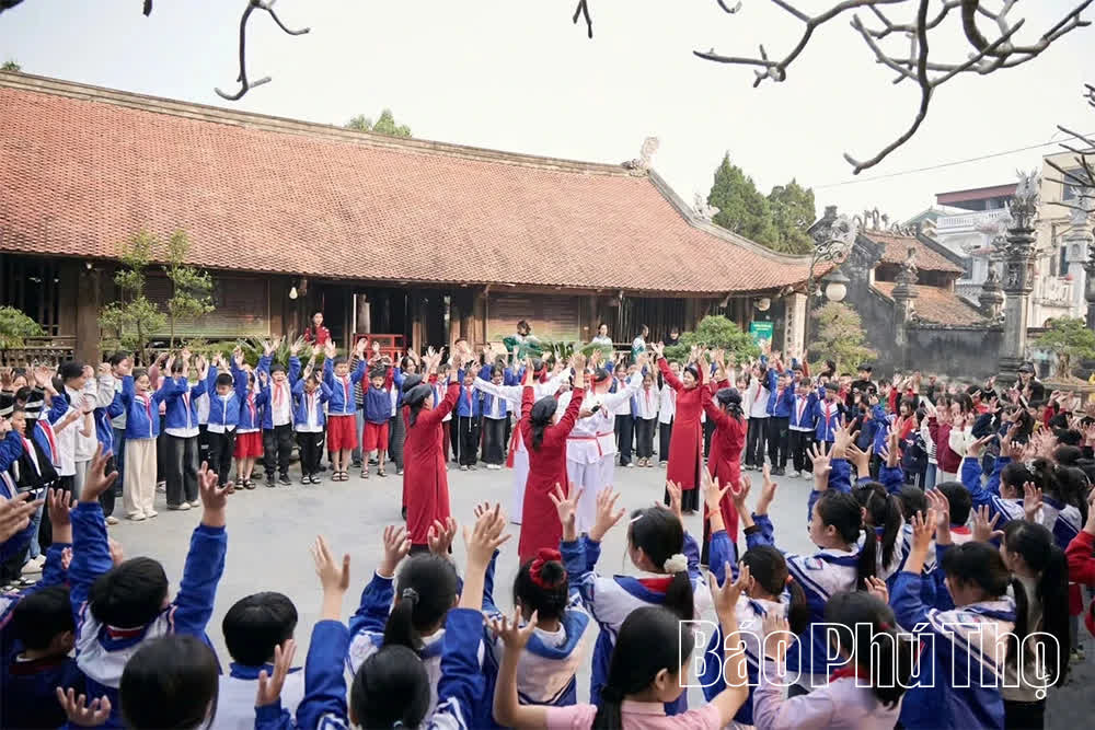 Hành trình khám phá, giáo dục di sản văn hóa Đất Tổ Phú Thọ - Ảnh 1. Hành trình khám phá, giáo dục di sản văn hóa Đất Tổ Phú Thọ - Ảnh 1.