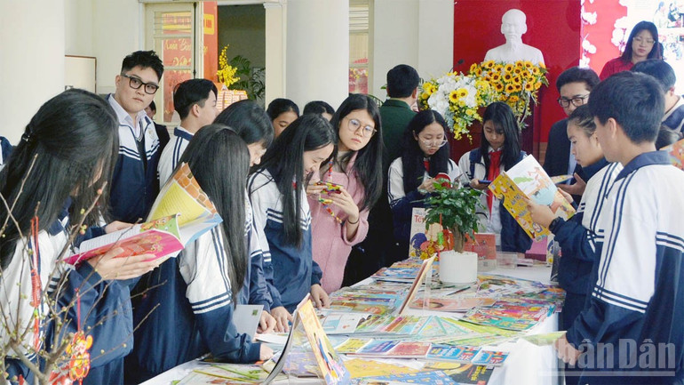 Khai mạc Hội sách, báo và lan tỏa hình ảnh Lâm Đồng vào Xuân - Ảnh 4.