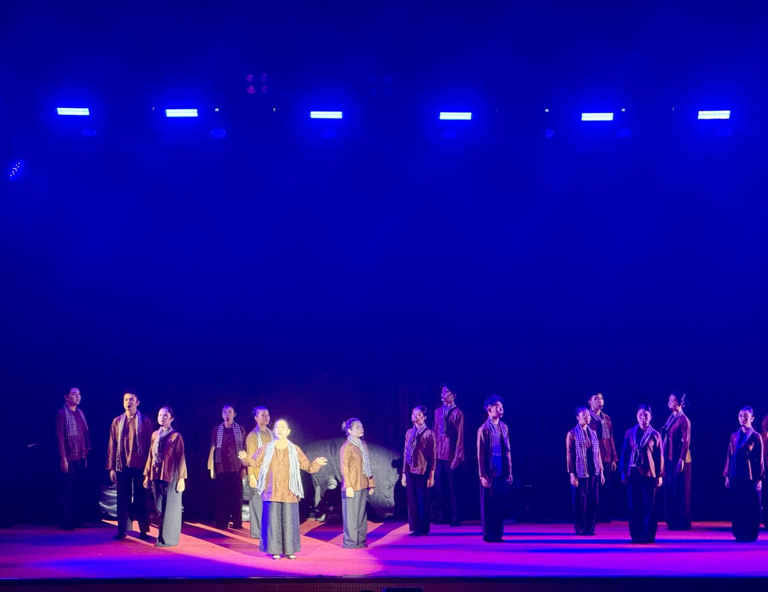 Sân khấu TP Hồ Chí Minh sáng đèn mùa Tết Bính Ngọ 2026 - Ảnh 1.