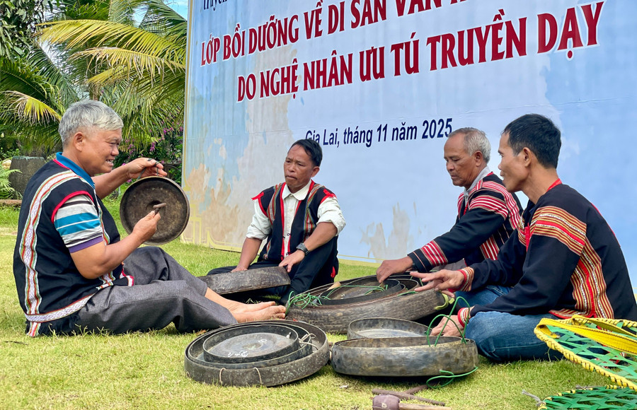 Gia Lai phục dựng, phát huy lễ hội có sử dụng cồng chiêng của các dân tộc Bahnar, Jrai, Chăm, H’rê - Ảnh 2.