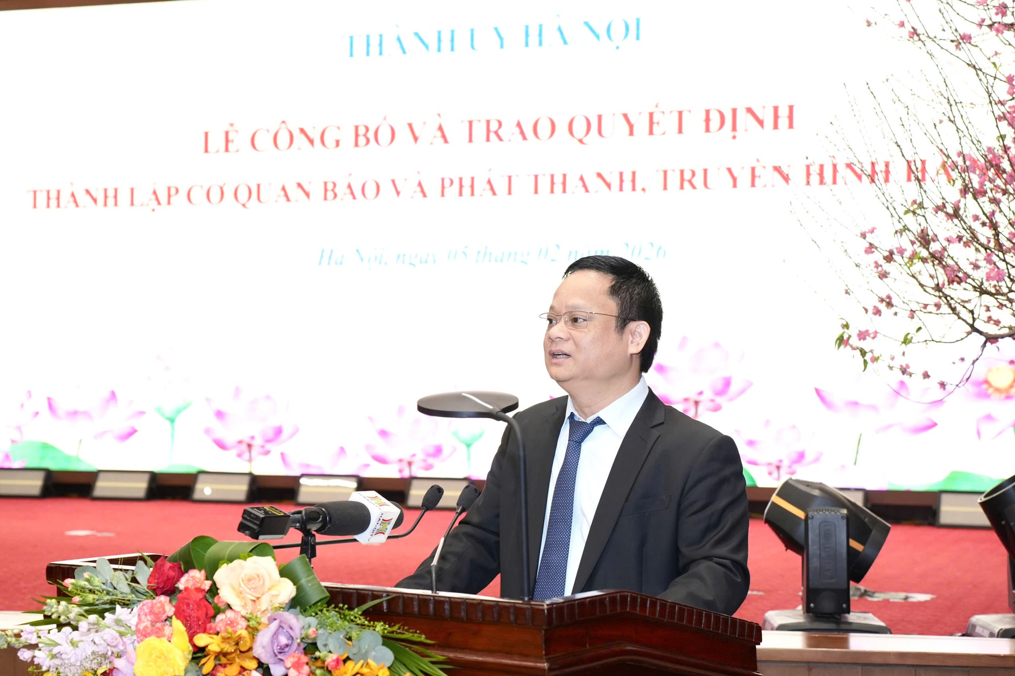 Công bố và trao Quyết định thành lập Cơ quan Báo và phát thanh, truyền hình Hà Nội- Ảnh 3.