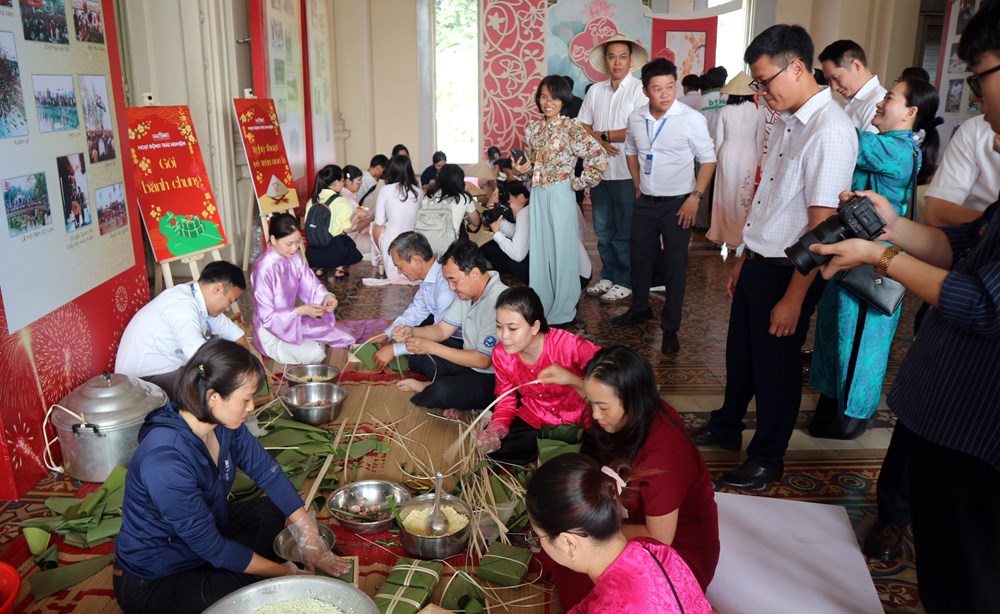 Bảo tàng TP.HCM khai mạc chuỗi hoạt động “Mừng Xuân Bính Ngọ – Mừng Đảng quang vinh” - Ảnh 8.