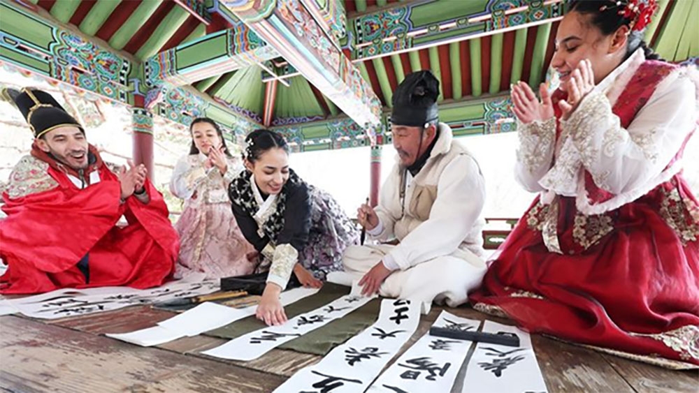 Ngành du lịch Hàn Quốc đặt mục tiêu đón 30 triệu du khách năm 2028 - Ảnh 2.