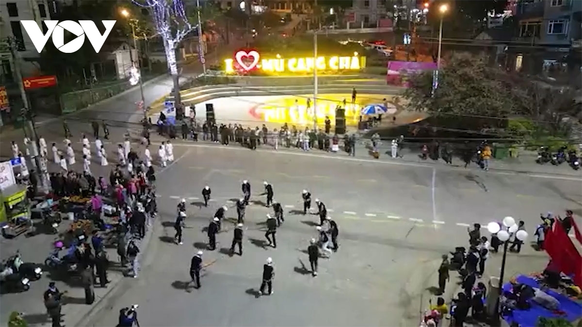 Du lịch Lào Cai bứt phá ngay từ đầu năm - Ảnh 1.