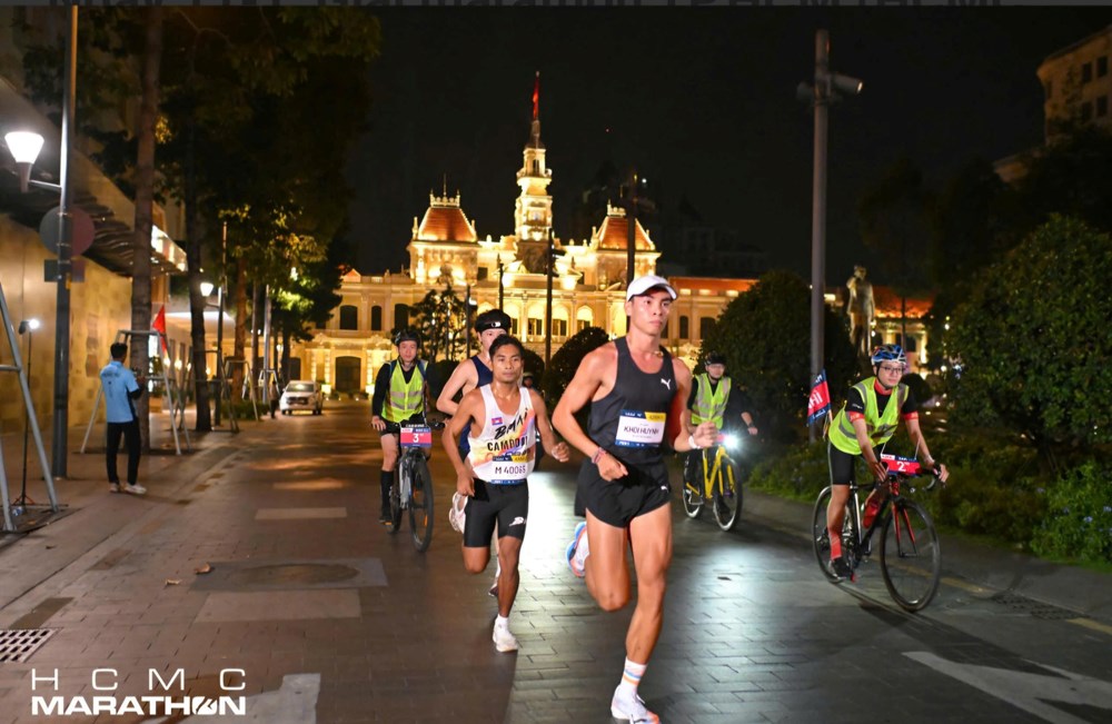 “Cơn sốt” Marathon và bài toán phát triển kinh tế thể thao - Ảnh 1.