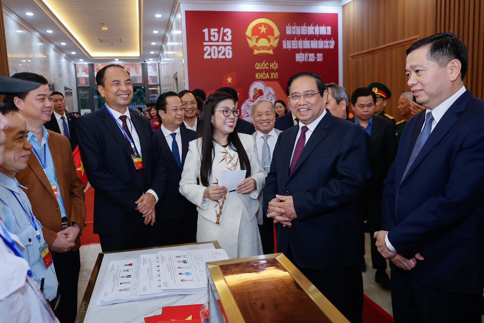 Chùm ảnh: Các đồng chí lãnh đạo Đảng, Nhà nước thực hiện quyền cử tri- Ảnh 7. Chùm ảnh: Các đồng chí lãnh đạo Đảng, Nhà nước thực hiện quyền cử tri- Ảnh 7.