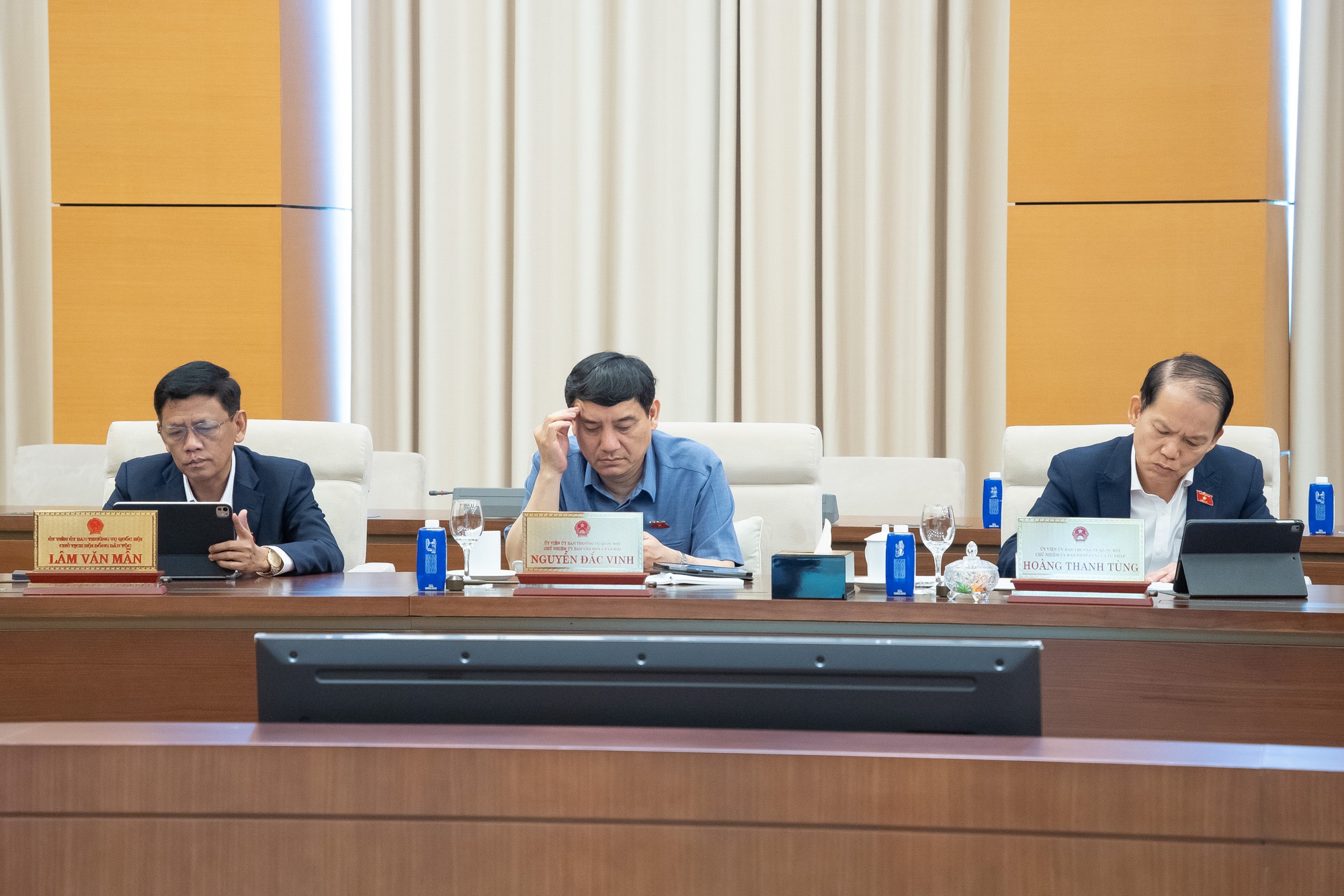 Cử tri và Nhân dân kiến nghị triển khai đồng bộ Nghị quyết số 80 của Bộ Chính trị về phát triển văn hóa Việt Nam - Ảnh 2.