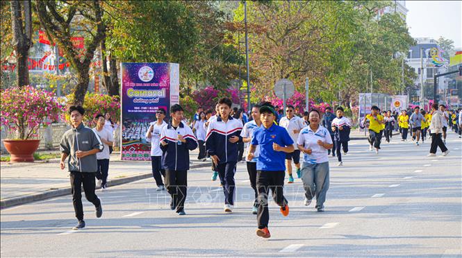 Điện Biên: Trên 2.200 người tham gia Ngày chạy Olympic vì sức khỏe toàn dân năm 2026 - Ảnh 3. Điện Biên: Trên 2.200 người tham gia Ngày chạy Olympic vì sức khỏe toàn dân năm 2026 - Ảnh 3.