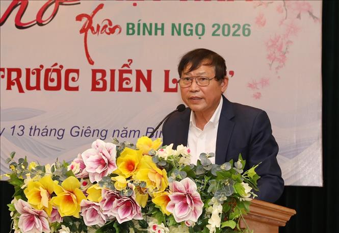 Thơ ca 'Trước biển lớn' của đất nước - Ảnh 1. Thơ ca 'Trước biển lớn' của đất nước - Ảnh 1.