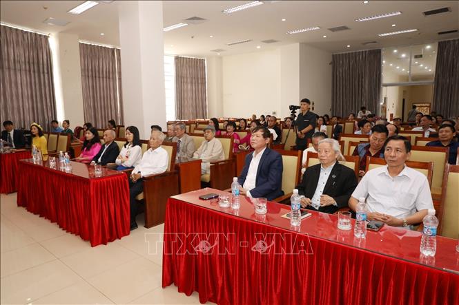 Thơ ca 'Trước biển lớn' của đất nước - Ảnh 2. Thơ ca 'Trước biển lớn' của đất nước - Ảnh 2.