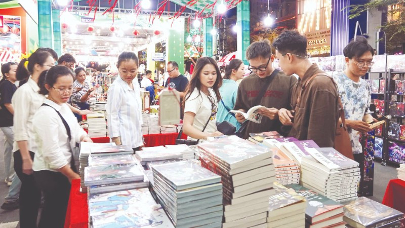 Lan tỏa văn hóa đọc từ đổi mới lễ hội sách - Ảnh 1.