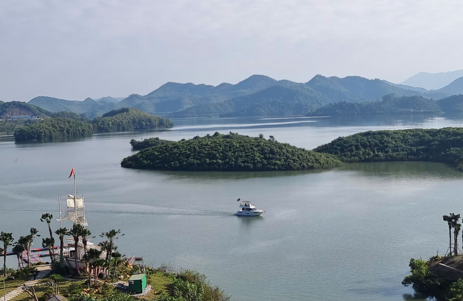 Thái Nguyên tập trung nguồn lực thu hút du lịch Hồ Núi Cốc và Hồ Ba Bể - Ảnh 1.