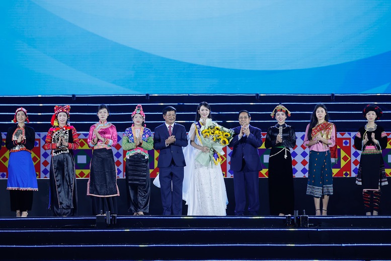 Thủ tướng Phạm Minh Chính dự lễ khai mạc Lễ hội Hoa Ban tỉnh Điện Biên năm 2026 - Ảnh 5.