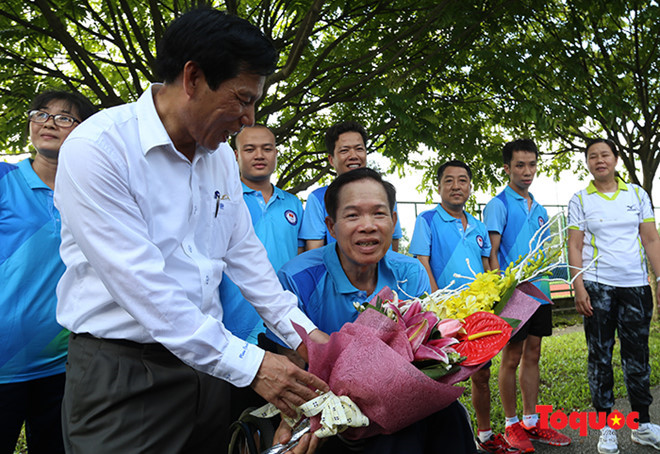 Bộ trưởng Bộ VHTTDL Nguyễn Ngọc Thiện động viên, cổ vũ tinh thần cho HLV, VĐV dự SEAGames 29