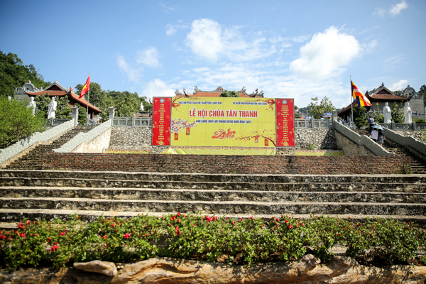 Lạng Sơn: Khám phá ngôi chùa nơi biên giới mà từng viên gạch khắc chữ quốc ngữ “Cộng hòa xã hội chủ nghĩa Việt Nam”