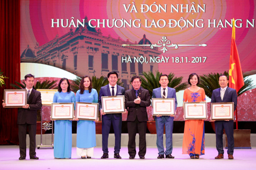 Nhà Hát Lớn Hà Nội đón nhận Huân chương lao động hạng Nhất