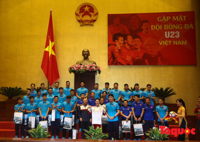 Chủ tịch Quốc hội Nguyễn Thị Kim Ngân gặp gỡ đội tuyển U23 Việt Nam