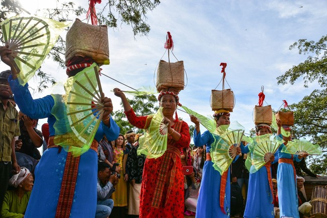 Ninh Thuận sẽ trình UNESCO công nhận Lễ hội Katê là Di sản văn hóa phi vật thể đại diện của nhân loại - Ảnh 1.