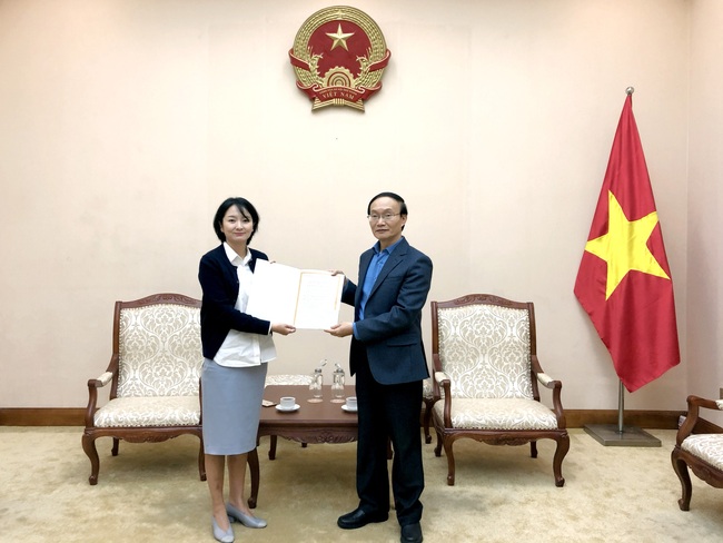 Trao Giấy phép thành lập và hoạt động của Trung tâm Văn hóa Hàn Quốc tại Việt Nam - Ảnh 1.