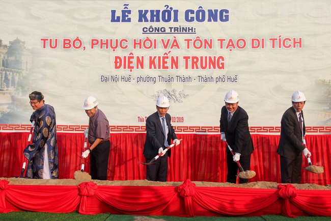 Bộ trưởng Nguyễn Ngọc Thiện dự lễ khởi công tu bổ, phục hồi và tôn tạo điện Kiến Trung - Ảnh 1.