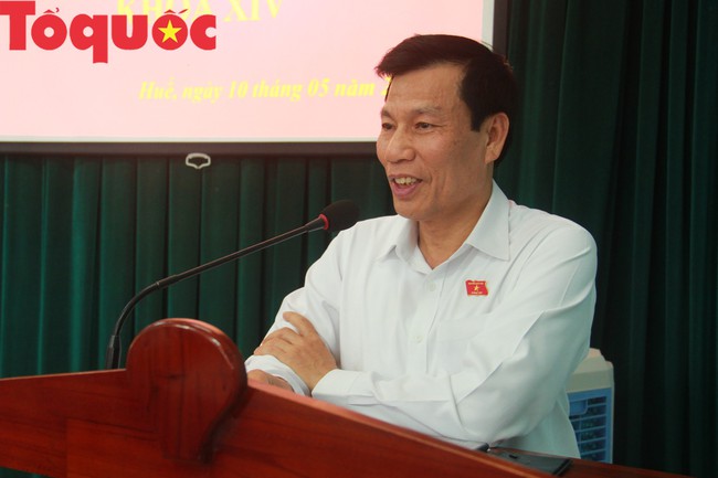Bộ trưởng Nguyễn Ngọc Thiện tiếp xúc cử tri Thừa Thiên Huế - Ảnh 1.