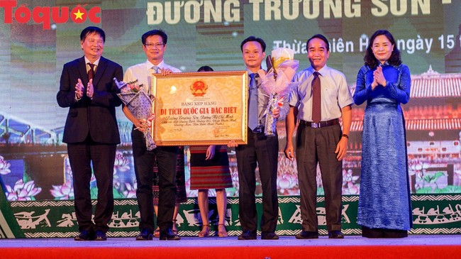 Thừa Thiên Huế đón nhận bằng xếp hạng Di tích Quốc gia đặc biệt Đường Trường Sơn - Đường Hồ Chí Minh - Ảnh 1.