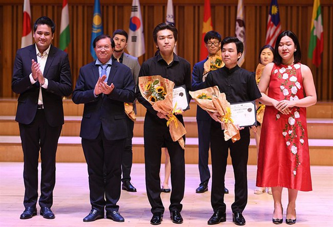Bế mạc cuộc thi Âm nhạc quốc tế Violon và Hòa tấu thính phòng Việt Nam 2019 - Ảnh 1.