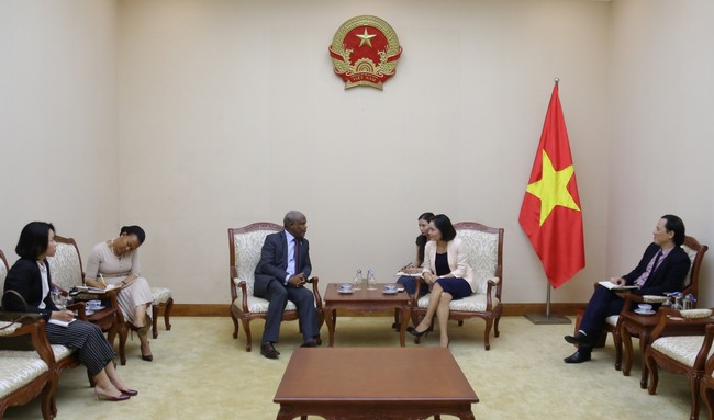 Thứ trưởng Trịnh Thị Thủy tiếp Đại sứ nước Cộng hòa Botswana tại Việt Nam - Ảnh 3.