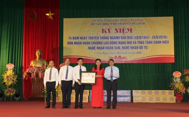 Sở Văn hóa, Thể thao và Du lịch Cao Bằng đón nhận Huân chương Lao động hạng Nhì - Ảnh 1.