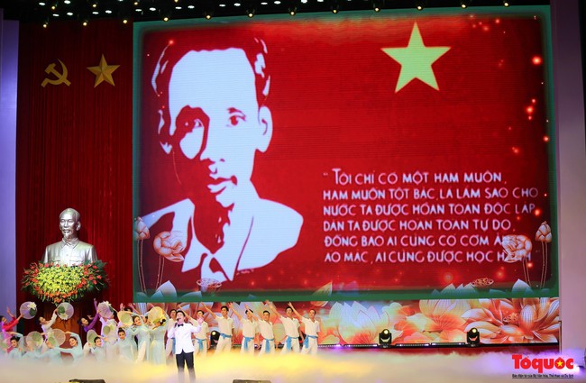 Lễ kỷ niệm cấp Quốc gia 50 năm thực hiện Di chúc của Chủ tịch Hồ Chí Minh và 50 năm Ngày mất của Người - Ảnh 16.