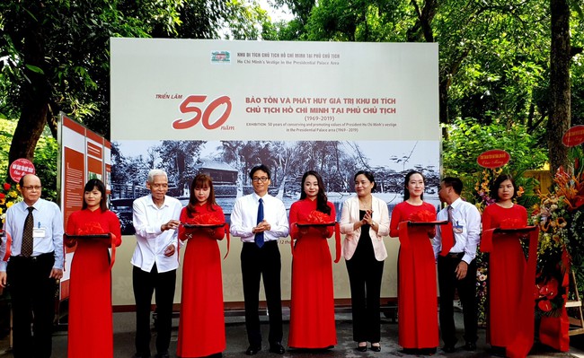 Khai mạc Triển lãm 50 năm bảo tồn và phát huy giá trị Khu di tích Chủ tịch Hồ Chí Minh tại Phủ Chủ tịch - Ảnh 1.