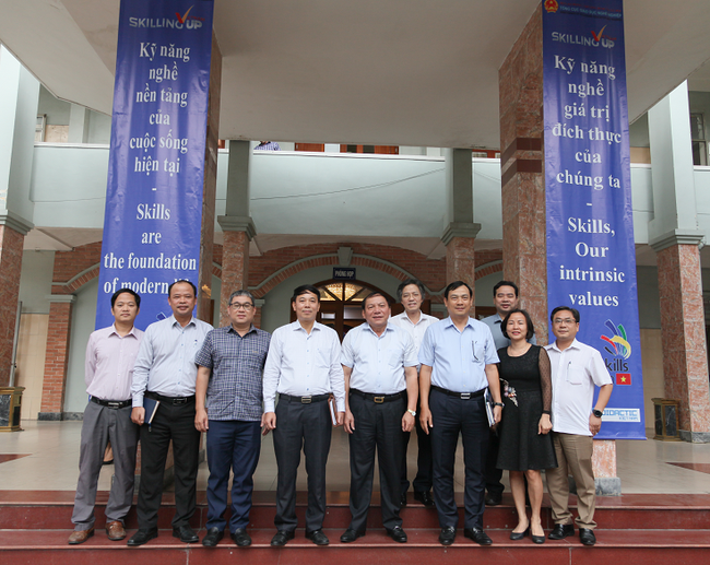 Thứ trưởng Nguyễn Văn Hùng đến thăm và làm việc với trường Cao đẳng Du lịch Hà Nội - Ảnh 3.