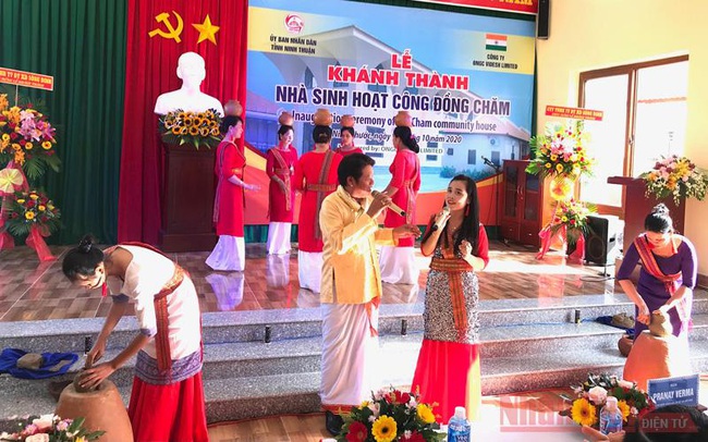 Ninh Thuận khánh thành Nhà sinh hoạt cộng đồng Chăm - Ảnh 1.