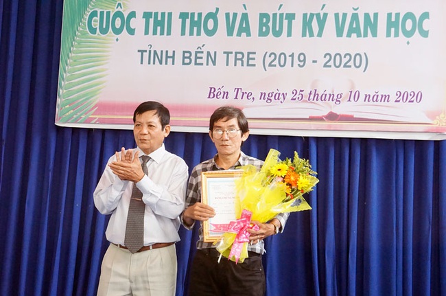 Bến Tre: Tổng kết Cuộc thi Thơ và Bút ký Văn học 2019-2020 - Ảnh 1.